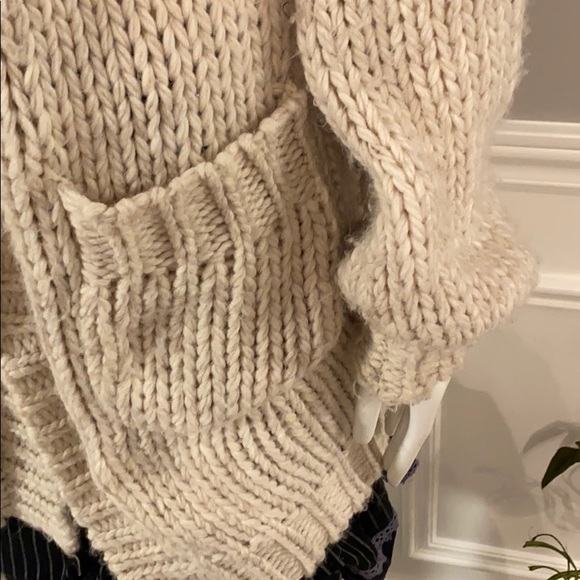 Volcolm Knit Cardigan - Picture 2 of 9